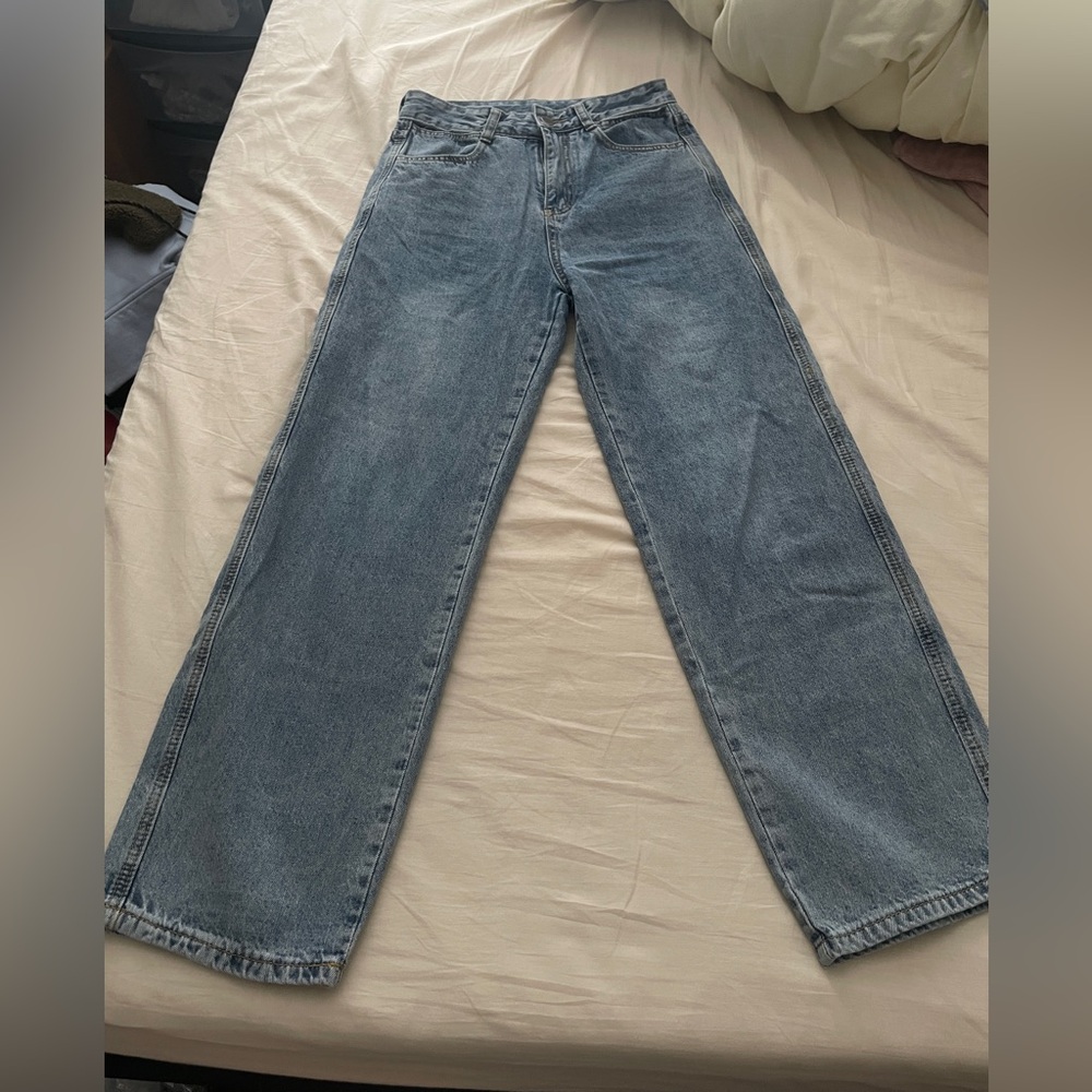 High-Waisted Straight-Leg Jeans for Women | Pear-Shaped Figures